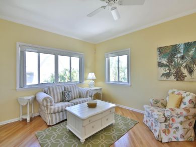 Holmes Beach 3 Bedroom Vacation Home Sleeps Six Guests