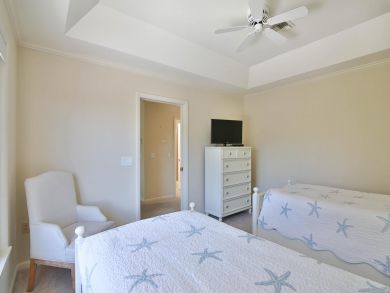 Holmes Beach 3 Bedroom Vacation Home Sleeps Six Guests