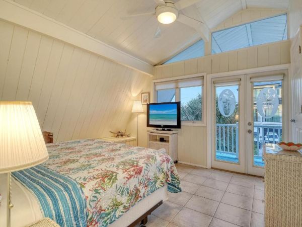 Pet Friendly Anna Maria Island Vacation Rental Large Family Beach Home Near Gulf and Bay
