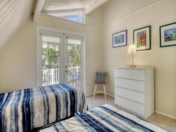 Pet Friendly Anna Maria Island Vacation Rental Large Family Beach Home Near Gulf and Bay