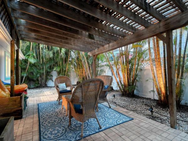 Pet Friendly Anna Maria Island Vacation Rental Large Family Beach Home Near Gulf and Bay