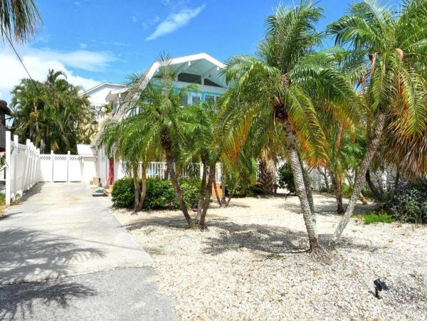 Pet Friendly Anna Maria Island Vacation Rental Large Family Beach Home Near Gulf and Bay