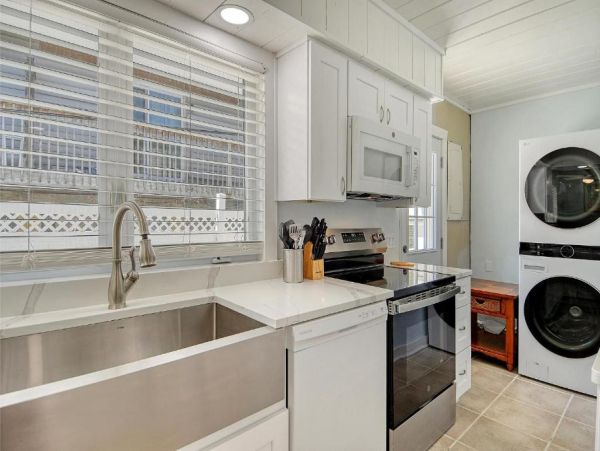 Pet Friendly Anna Maria Island Vacation Rental Large Family Beach Home Near Gulf and Bay