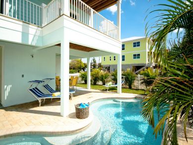 Stunning 3 Bedroom Duplex with Gulf Views from the Rooftop