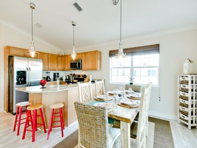 Stunning 3 Bedroom Duplex with Gulf Views from the Rooftop