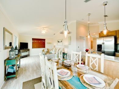 Stunning 3 Bedroom Duplex with Gulf Views from the Rooftop