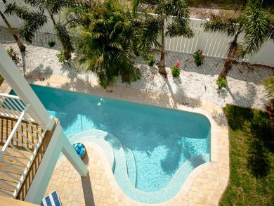 Stunning 3 Bedroom Duplex with Gulf Views from the Rooftop