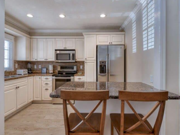 Siesta Key Vacation Cottage Sleeps Eight Guests.
