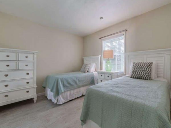 Siesta Key Vacation Cottage Sleeps Eight Guests.