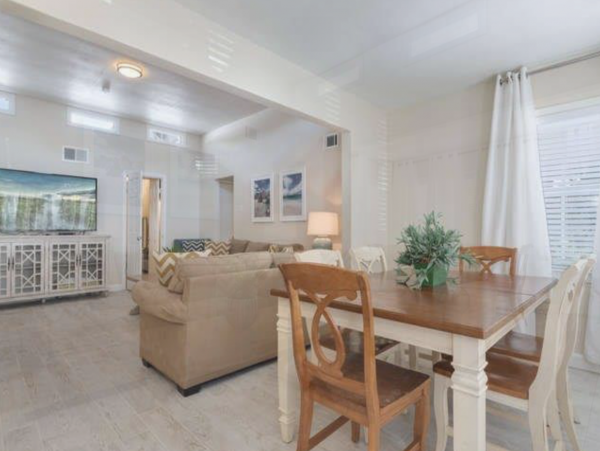 Siesta Key Vacation Cottage Sleeps Eight Guests.