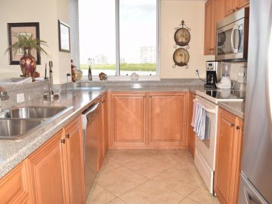 Naples Three Bedroom Great Amenities.