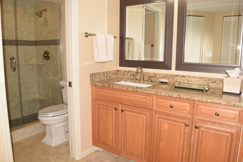 Naples Three Bedroom Great Amenities.