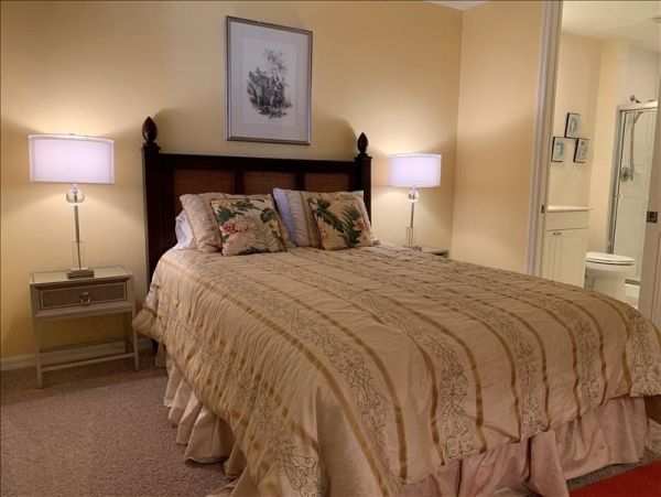 Elegant Vacation Rental in Naples Near Beaches and Dining