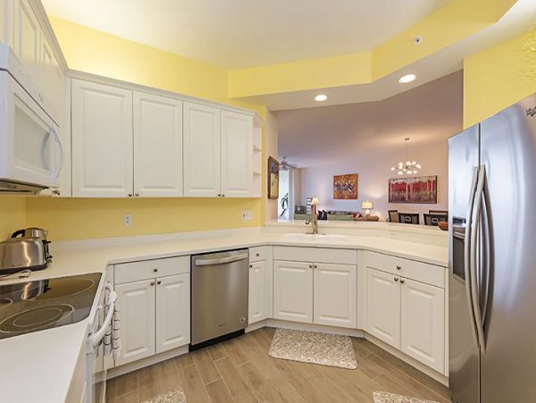 Elegant Vacation Rental in Naples Near Beaches and Dining