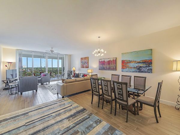 Elegant Vacation Rental in Naples Near Beaches and Dining