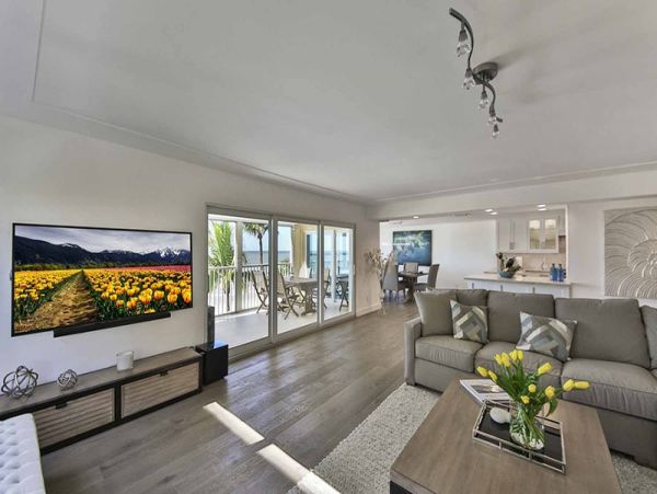 Beachfront Vacation Condo with Great Amenities