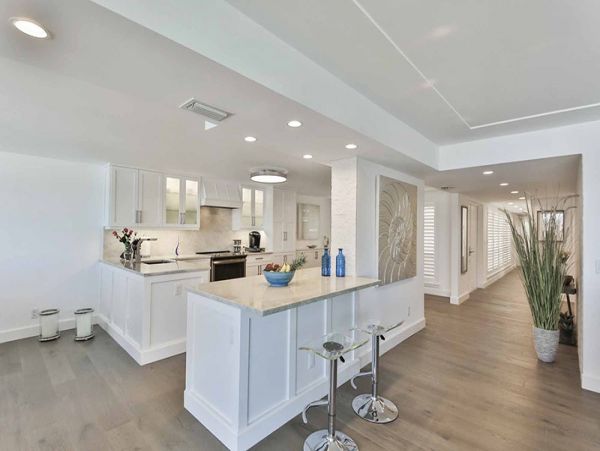 Beachfront Vacation Condo with Great Amenities