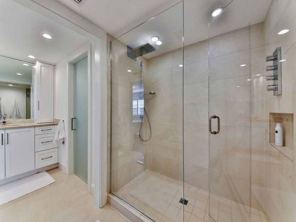 Beachfront Vacation Condo with Great Amenities