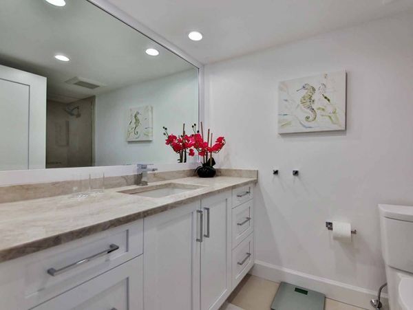 Beachfront Vacation Condo with Great Amenities