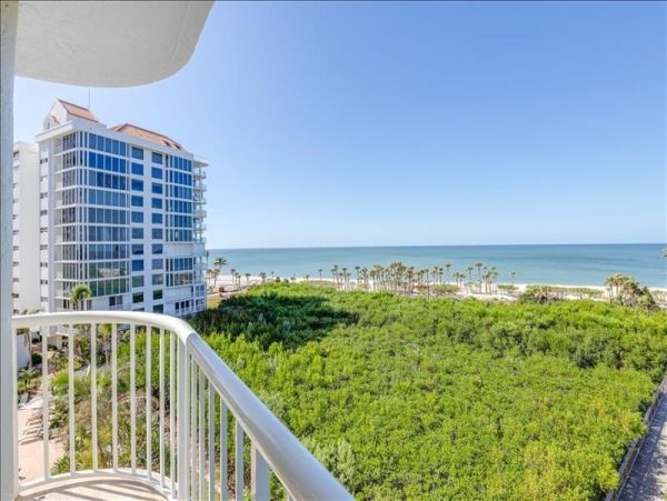 What a Stunner Luxury Naples Beach Condo