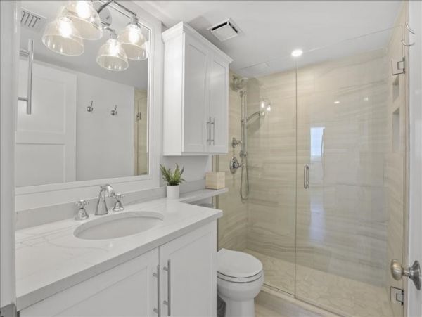 What a Stunner Luxury Naples Beach Condo