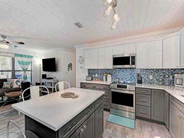 Naples Home 918819
