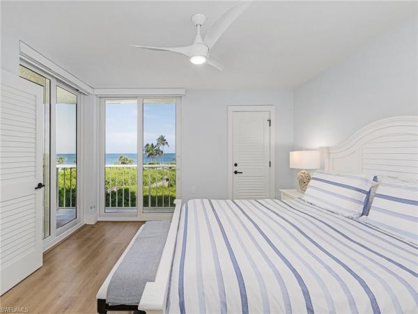 Naples Vacation Condo with 2 Bedroom Close to Beaches