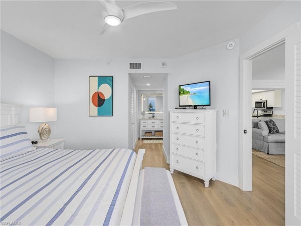 Naples Vacation Condo with 2 Bedroom Close to Beaches