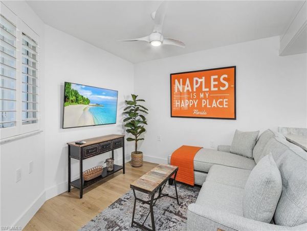 Naples Vacation Condo with 2 Bedroom Close to Beaches