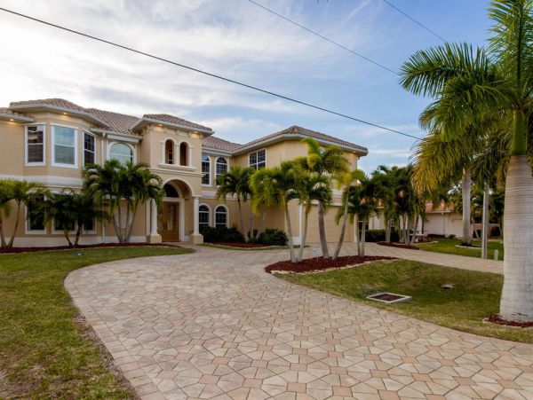 Cape Coral Luxury Vacation Rental Home Five Bedrooms
