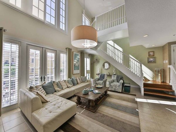 Naples 3 Bedroom Rental Condo with Balcony Walk to Beach