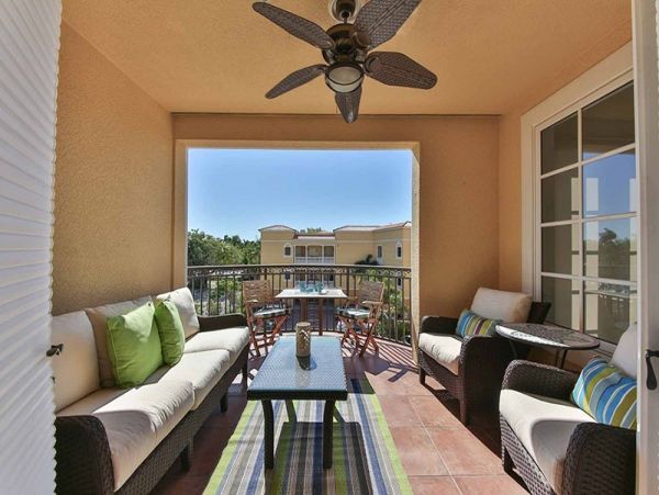 Naples 3 Bedroom Rental Condo with Balcony Walk to Beach