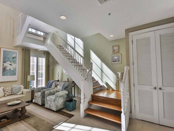 Naples 3 Bedroom Rental Condo with Balcony Walk to Beach