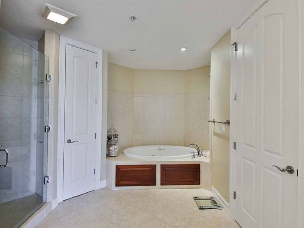 Naples 3 Bedroom Rental Condo with Balcony Walk to Beach