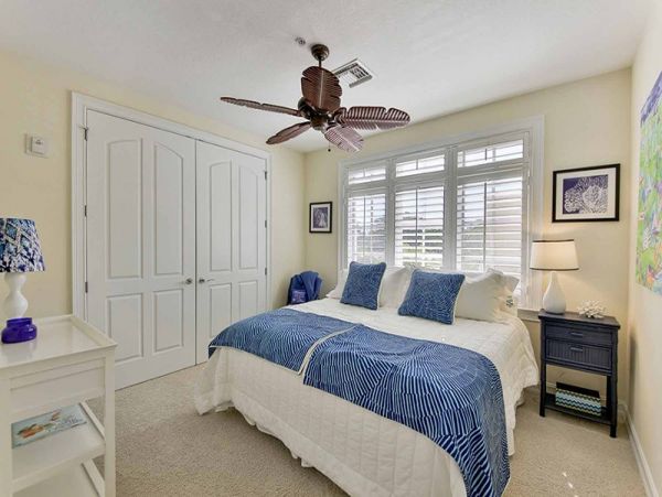 Naples 3 Bedroom Rental Condo with Balcony Walk to Beach