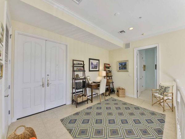 Naples 3 Bedroom Rental Condo with Balcony Walk to Beach