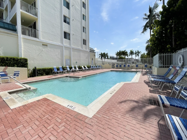 Marco Beachfront Condo Sleeps 4 Wonderful Views