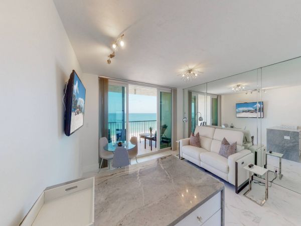 Lovely Beachfront Marco Island Condo with Balcony