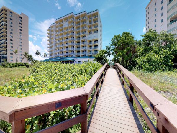 Lovely Beachfront Marco Island Condo with Balcony