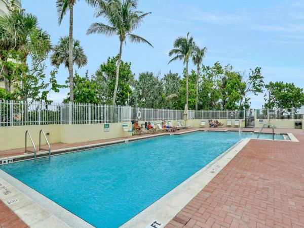 Lovely Beachfront Marco Island Condo with Balcony