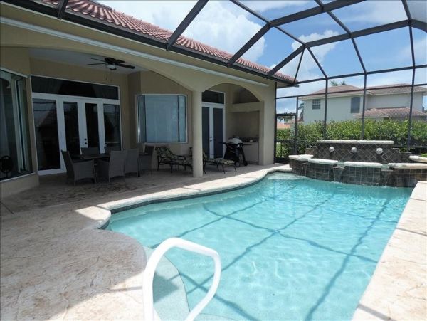 Beautiful 4 Bedroom Home in Marco Island with Private Pool