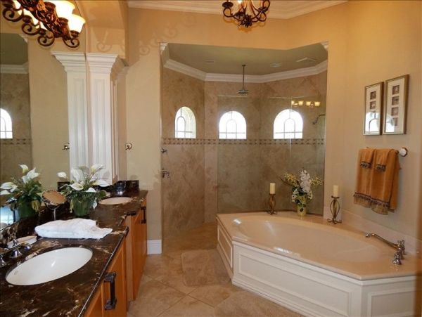 Beautiful 4 Bedroom Home in Marco Island with Private Pool