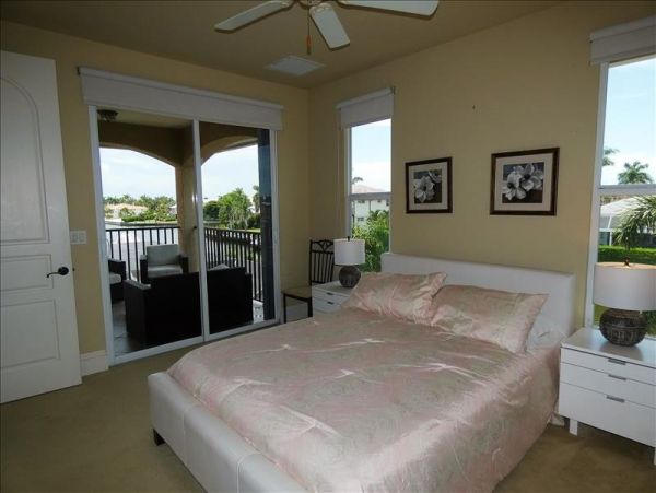 Beautiful 4 Bedroom Home in Marco Island with Private Pool