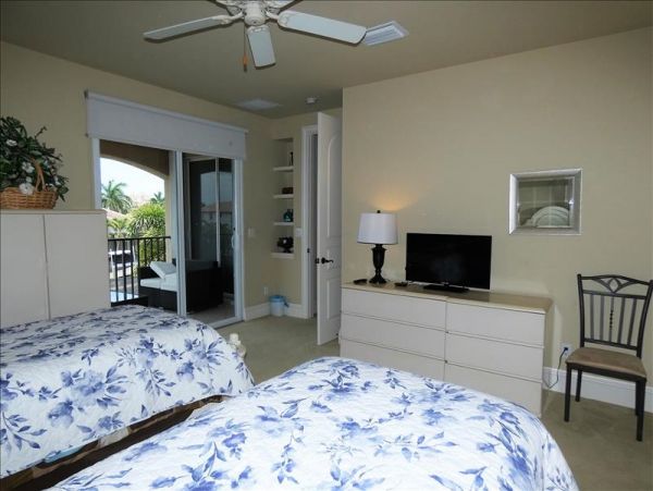 Beautiful 4 Bedroom Home in Marco Island with Private Pool