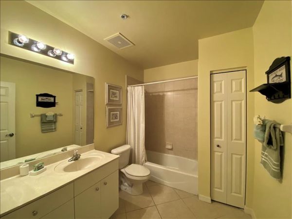 Waterfront Two Bedroom Vacation Condo in Goodland