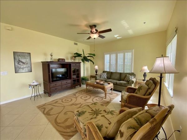Waterfront Two Bedroom Vacation Condo in Goodland