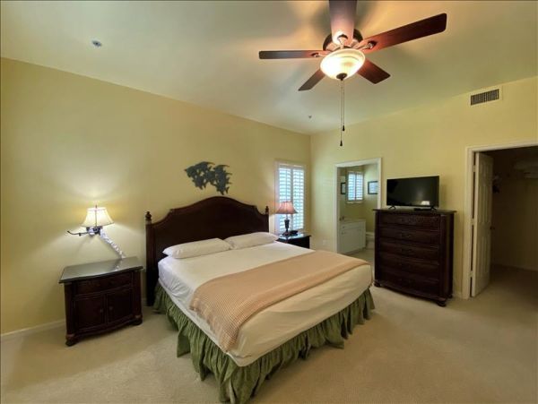 Waterfront Two Bedroom Vacation Condo in Goodland