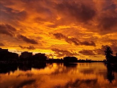 MARCO ISLAND 3 BEDROOM POOL HOME