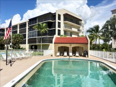 Newly Renovated 3 Bedroom Condo Short Walk to Beach