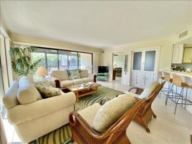 Newly Renovated 3 Bedroom Condo Short Walk to Beach